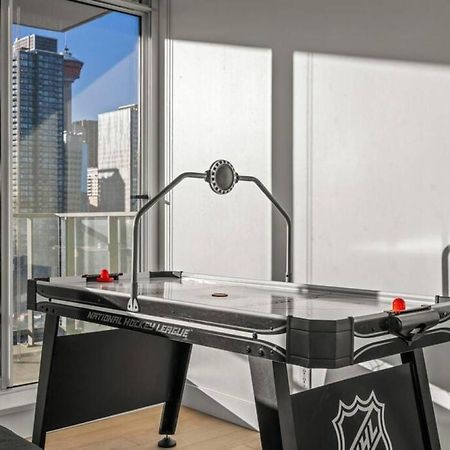 Luxury Apartment On The 9Th Floor Near Stampede, Complimentary Wine, 2 Car Ug Parking 卡加利 外观 照片