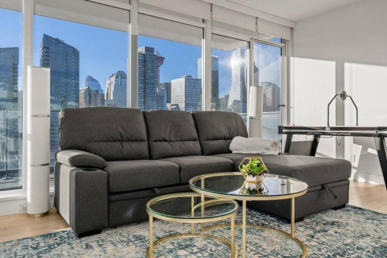 Luxury Apartment On The 9Th Floor Near Stampede, Complimentary Wine, 2 Car Ug Parking 卡加利 外观 照片