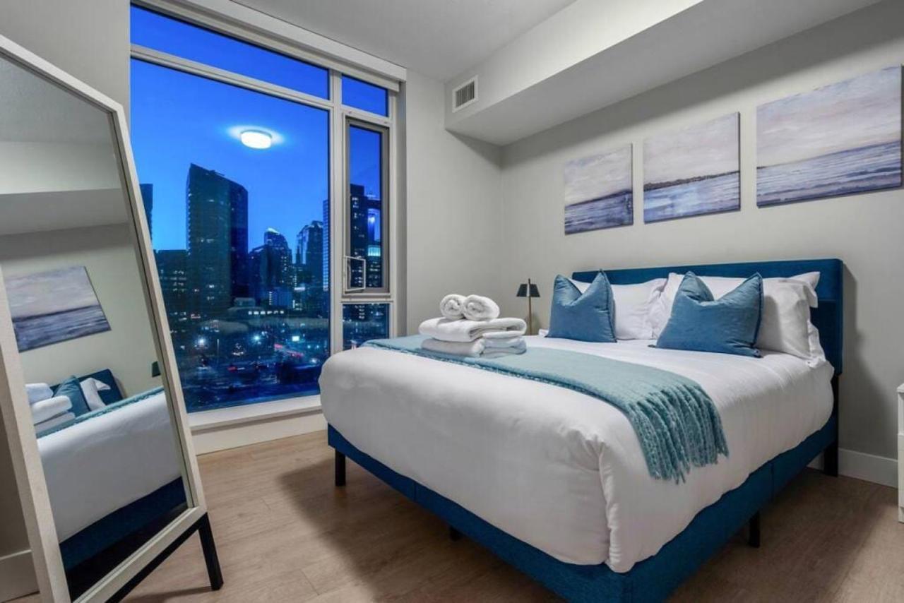 Luxury Apartment On The 9Th Floor Near Stampede, Complimentary Wine, 2 Car Ug Parking 卡加利 外观 照片