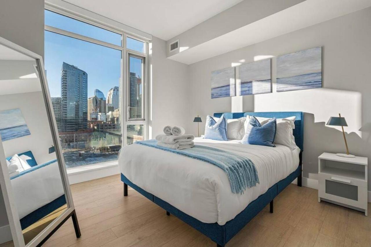 Luxury Apartment On The 9Th Floor Near Stampede, Complimentary Wine, 2 Car Ug Parking 卡加利 外观 照片