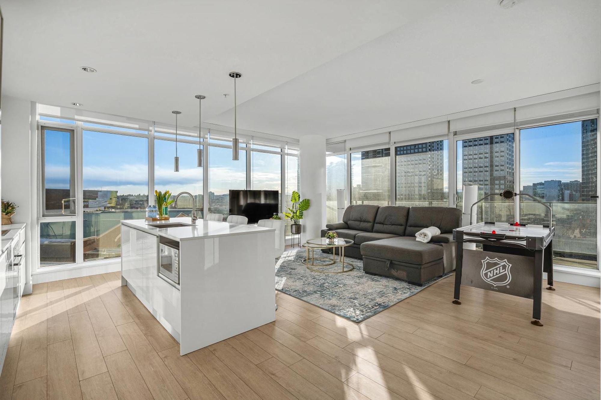 Luxury Apartment On The 9Th Floor Near Stampede, Complimentary Wine, 2 Car Ug Parking 卡加利 外观 照片